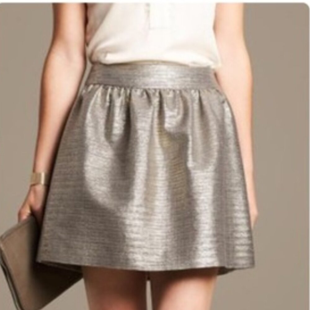 Banana Republic Heritage shiny full mini-skirt, size 8
